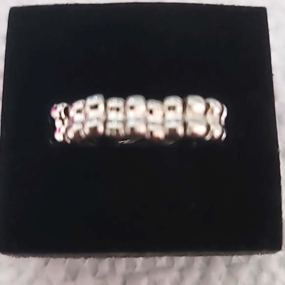 Paparazzi Daintly Dreamy Purple Stretchable Silvertone Ring OSFM - Picture 2 of 4